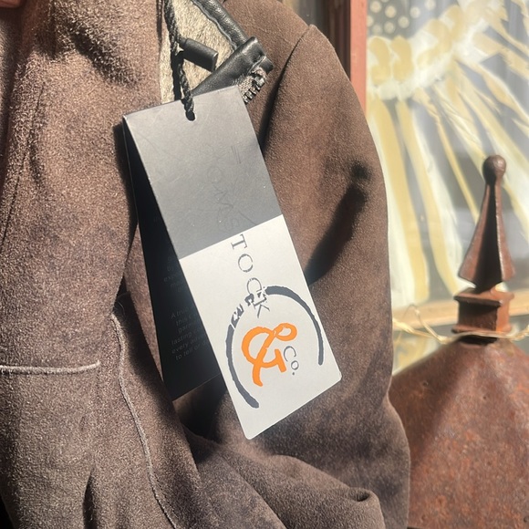 ROBERT COMSTOCK AND CO - Picture 6 of 8